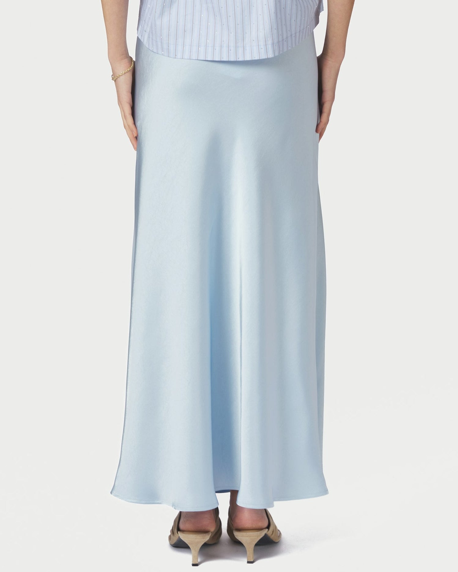 Vicky Heavy Sateen Nederdel Light Blue fra Neo Noir, blå satin nederdel