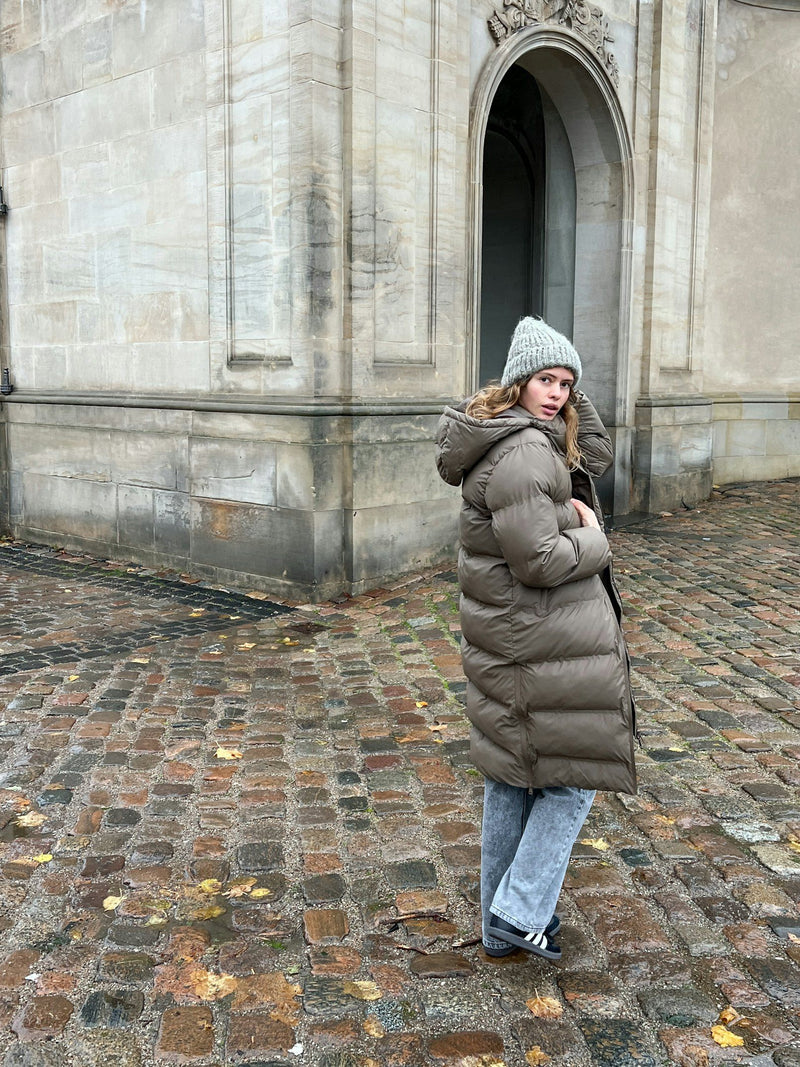 Neo Noir Viviana C Puffer Jakke Dark Taupe (Forudbestil - lev. November)