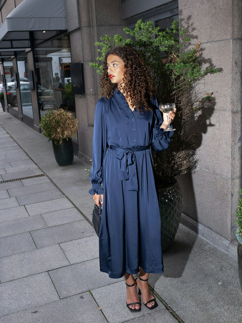 Neo Noir Borelli Satin Kjole Navy