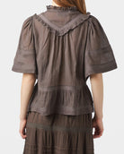 Neo Noir Evienne S Voile Top Dark Brown NOS26, sød brun top