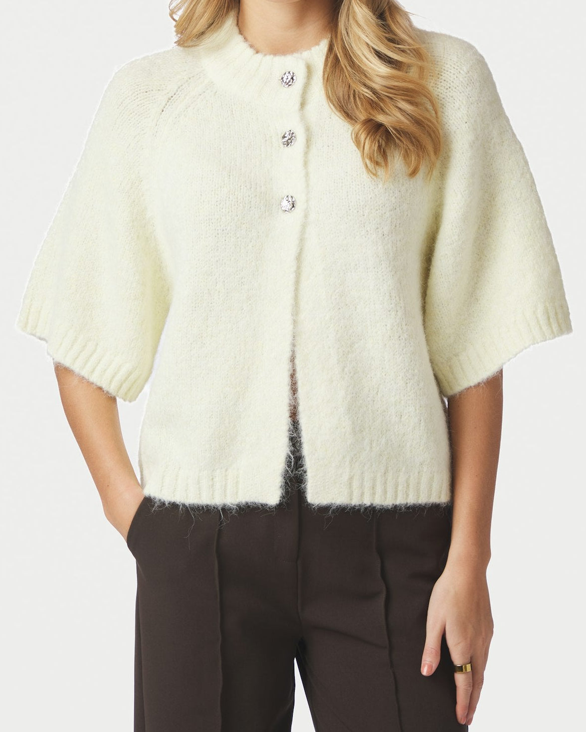 Benuta Fluffy Knit Cardigan Light Yellow fra Neo Noir, gul cardigan