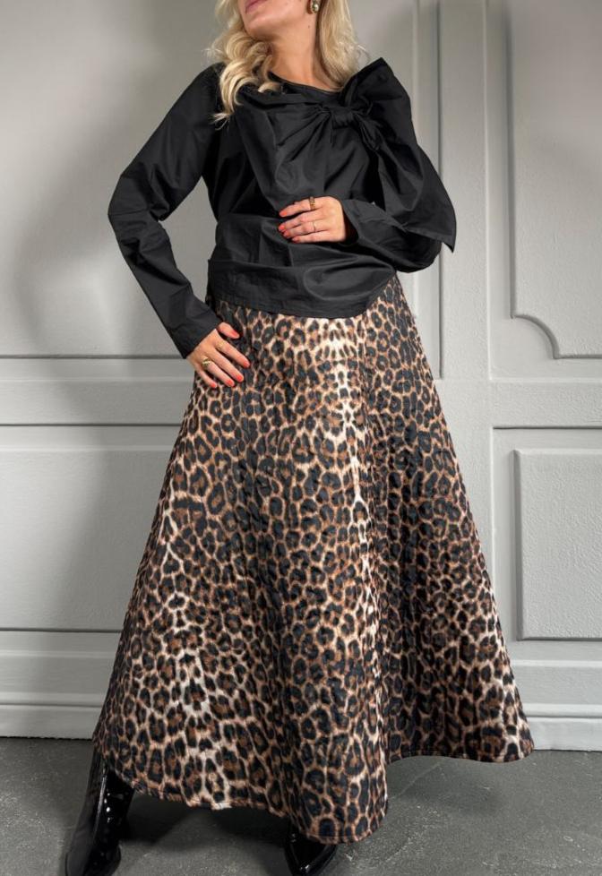 Stories From the Atelier Move Me Nederdel Leopard