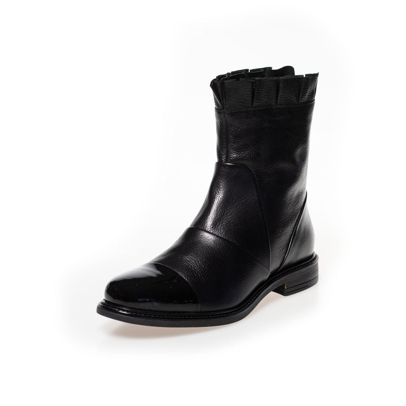 Copenhagen Shoes Margaret Leather Støvle Black w. Patent Toe