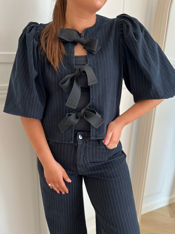 Co'Couture Pin Wide Bow Bluse Black