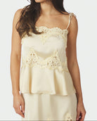 Kaela Heavy Sateen Lace Top Light Yellow fra Neo Noir, gul top